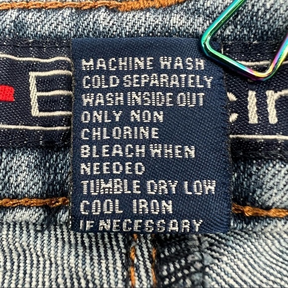 Baccini Cut Off Bermuda Embellished Denim Jean Shorts Size 4 Women's - Picture 6 of 6